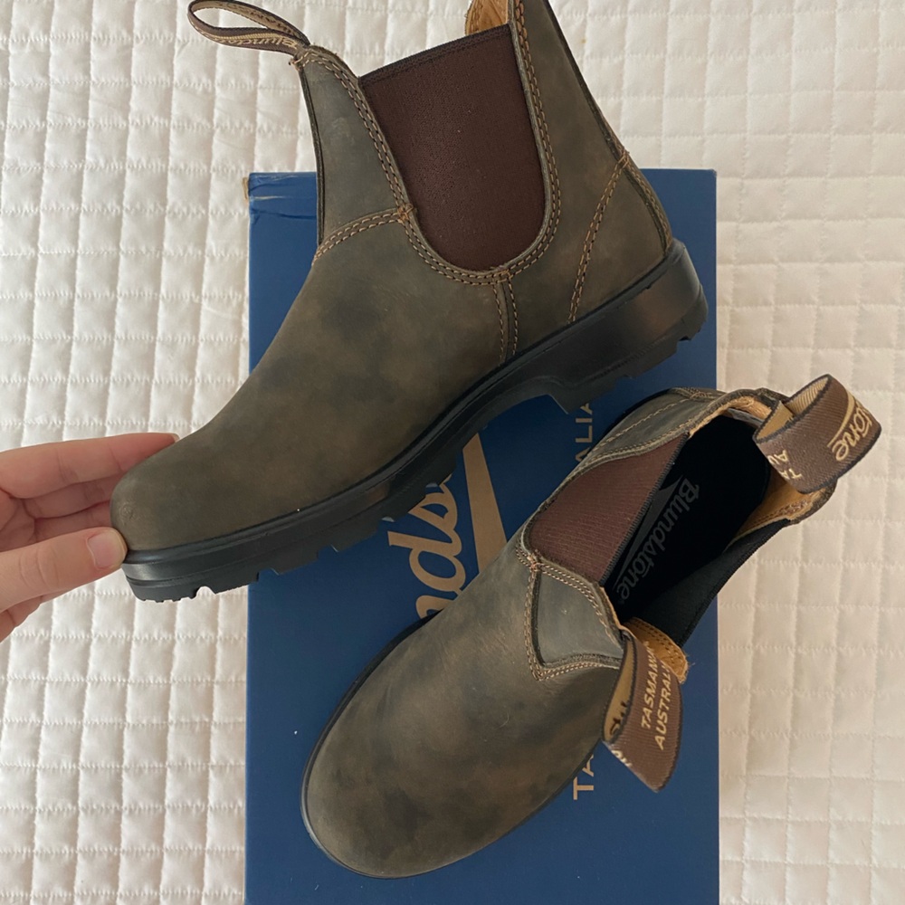 Brand New Blundstone 585, Rustic Brown, US Size 7.5